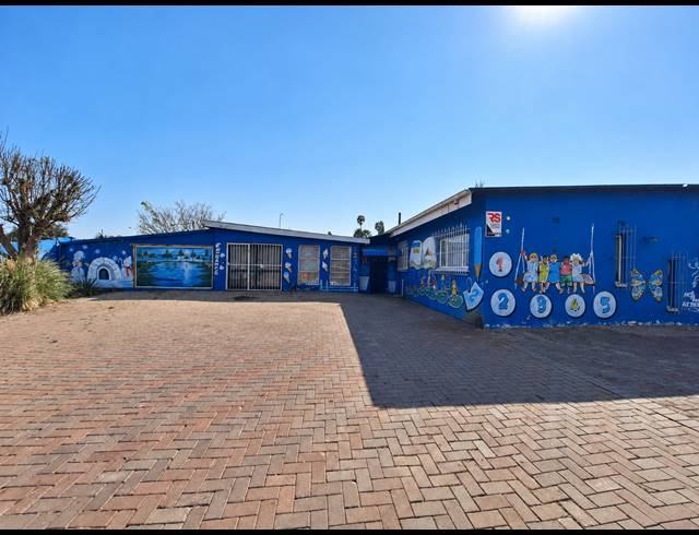 2 BEDROOM HOUSE FOR SALE IN VANDERBIJLPARK SE 1